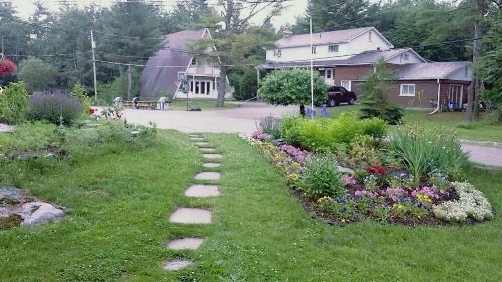 Pinedale Inn Gravenhurst Exterior photo
